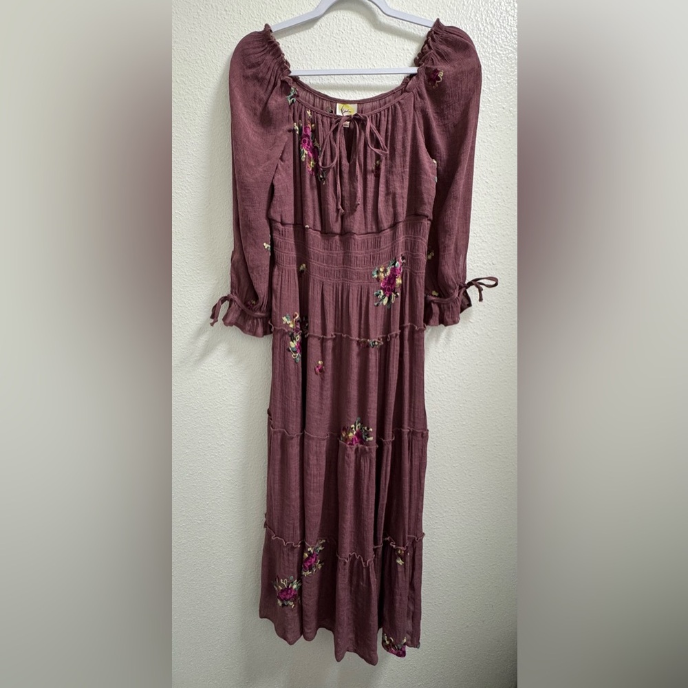 Fig And Flower Maxi Dress Floral Embroidered Tiered Ties Keyhole Boho Medium
